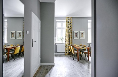 Chorzow Apartment | Żółty Apartament DE LUX dla 2 osób Chorzów Katowice