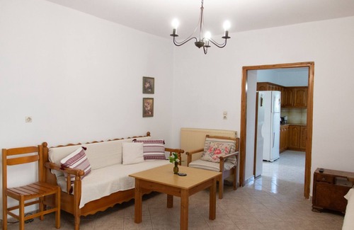 Galatas Cottage | εξοχικη κατοικια Antheia Guest House