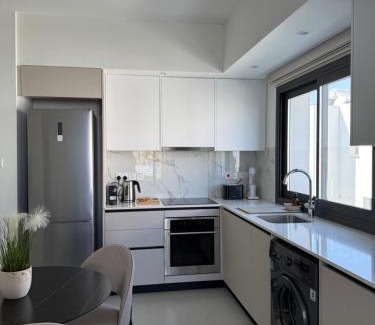 Dromolaxia Apartment | ΘΕΑ 5 Comfortable 1BR and 2BR Apartments