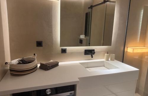 Glyfada Apartment | Πολυτελής απόδραση στην Γλυφάδα