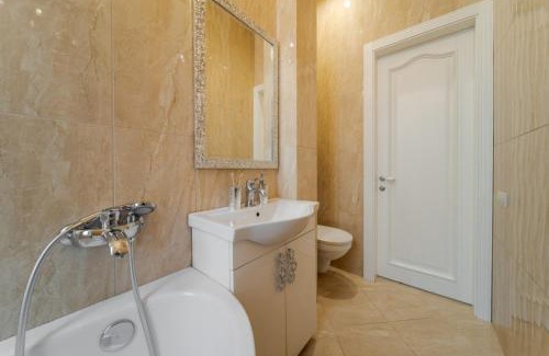 Lviv City Center Apartment | Апартаменти на Конопницької 4