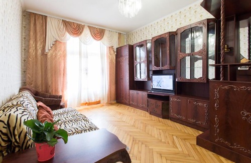 Petrovskoye Apartment | Апартаменты в историческом центре