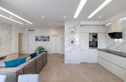 Dnipro Apartment | Апартаменты с двумя спальнями с завораживающим видом на Днепр возле Мост Сити