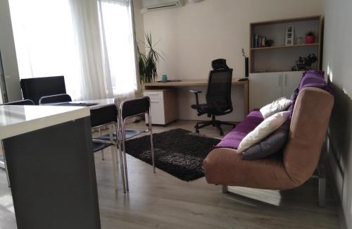 Sofia Apartment | Апартамент до парк и метро