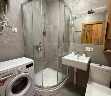 Svyatoshyns'kyi District Apartment | Апартамети люкс класу