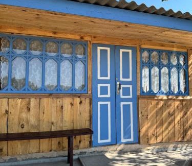 Moshny House | Бабусина Хатка