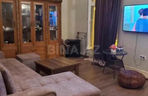 Baku House | Балкон и одна комната
