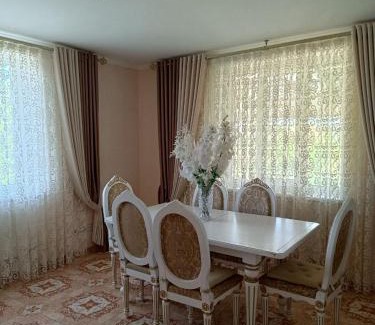 Chernovtsy House | Будинки для відпочинку Для відряджень