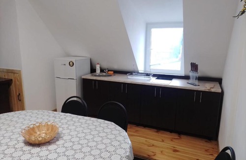 Berehove Apartment | Великі Апартаменти недалеко від Термальних Басейнів