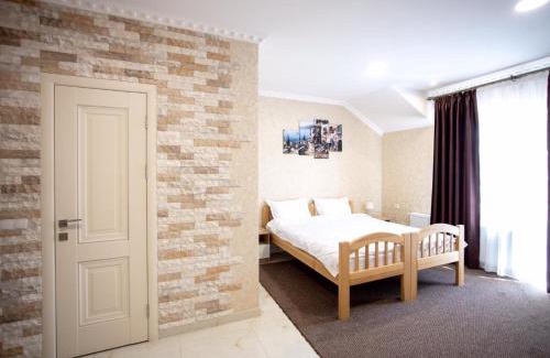 Uman Hotel | Готель River House
