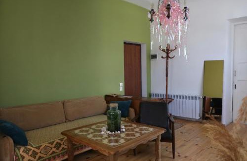 Odessa City Center Apartment | Затишна квартира в центрі Одеси на Караванського