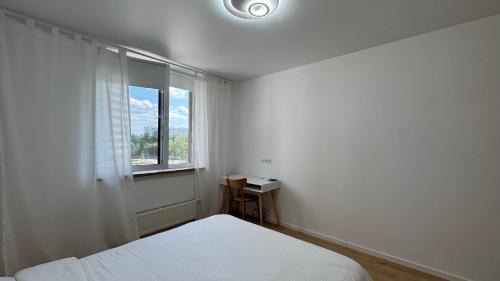 Dniprovs'kyi District Apartment | Затишне місце біля парку