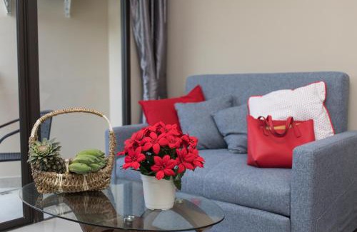 Nai Harn Apartment | Квартира вид на бассейн NBC S402 by IBG Property