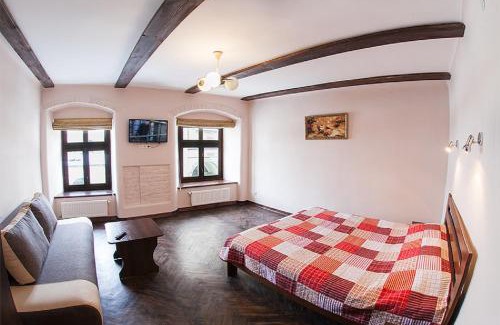 Lviv City Center Apartment | Квартира в центрі по вулиці Вірменська 12 дві спальні з двуспальними ліжками є інтернет сама Площа Ринок