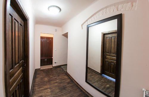 Lviv City Center Apartment | Квартира в центрі по вулиці Вірменська 12 дві спальні з двуспальними ліжками є інтернет сама Площа Ринок