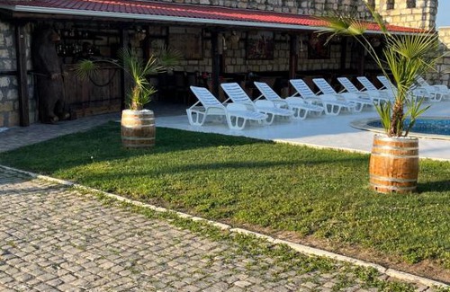 Isperih Hotel | Комплекс “Замъка”