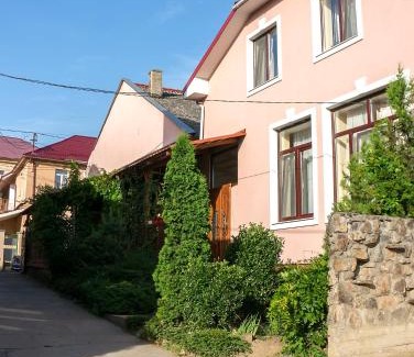 Uzhhorod House | Кімнати в центрі