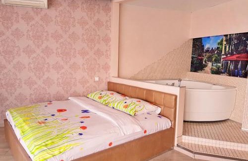 Dnipro Apartment | Люкс с джакузи в Мост Сити, вид на реку, 20 этаж, терасса Новый дом
