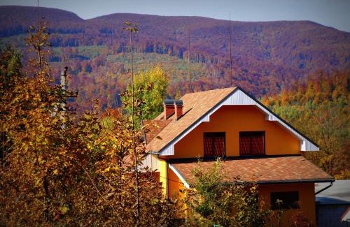 Transcarpathia House | Пори Року