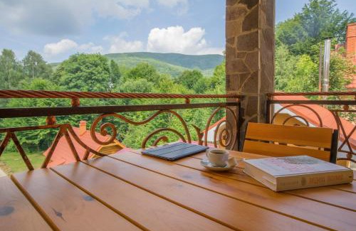 Transcarpathia House | Пори Року