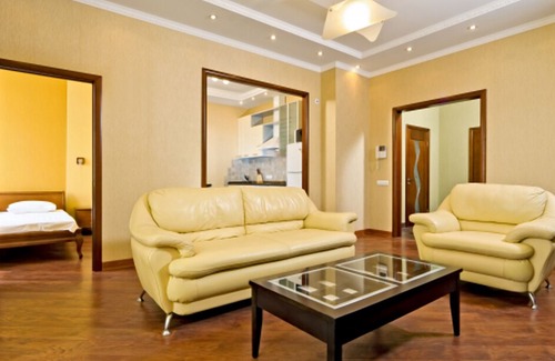 Shevchenkivs'kyi District Apartment | Просторная квартира на Саксаганского 121