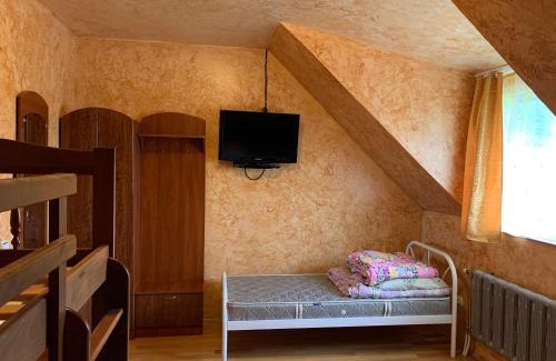 Nyzhnje Selyshche House | Садиба над Рікою