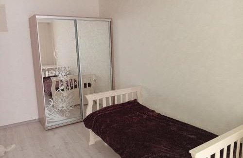 Yuzhne Apartment | Сдача квартира с видом на море м Южне