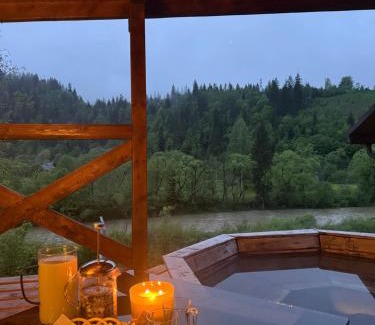 Mykulychyn Cabin | Чан-садиба Гуцульська пісня