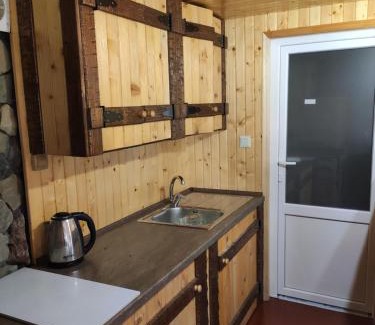 Mykulychyn Cabin | Чан-садиба Гуцульська пісня