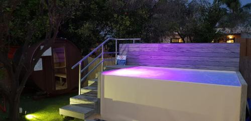 Liman House | ביקתפוז וקלמנטינה- מתחם בקתות וסוויטות עם ג'קוזי פרטי ובריכה משותפת