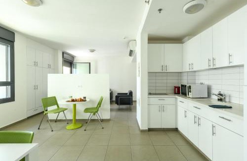 Tel Aviv Hotel | דירות גני תערוכה - TLV university apartments near Expo by Sea N' Rent