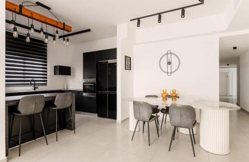 Kiryat Yam Apartment | פנטאוז עצום נוף עוצר נשימה