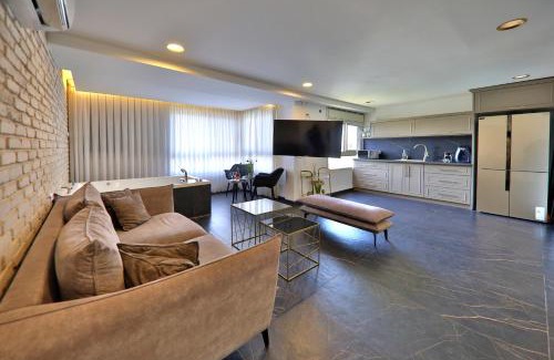 Haifa Apartment | שקיעה בים - דירות יוקרתיות מהממות עם ג'קוזי ונוף לים יש מקלט