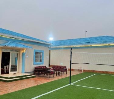 Al Riyadh Ski Chalet | استراحة رفاه قسمين