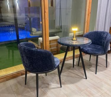 Dhahban Ski Chalet | اكواخ وشاليهات جولدن الفندقية