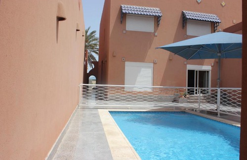 Durrat Al-Arous Villa | درة العروس فيلا فاخرة بمسبح خاص على البحر