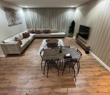 Taif Apartment | دور أرضي راقٍ بأثاث أنيق