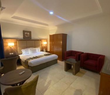 Taif Hotel | ديوان اليمامة للشقق المخدومة