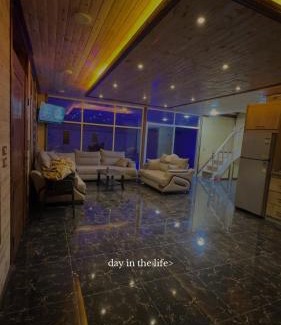 Ajloun Ski Chalet | شاليه وكوخ البركه Albarakah chalets