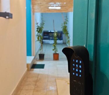 Riyadh Apartment | شقة أرضية واسعة بحمام واسع ومدخل خاص