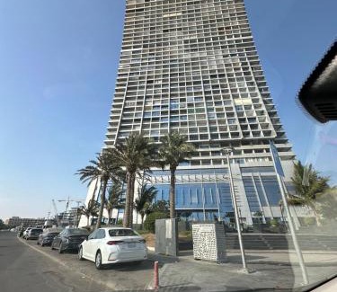 Ash Shati Apartment | شقة بإطلالة بحرية بانورامية في برج داماك