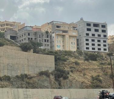 Abha Al Jadidah Apartment | شقة خمس غرف مطلة على طريق السودة