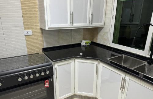 Al Jubeiha Apartment | شقة سوبر ديلوكس في الجبيهه