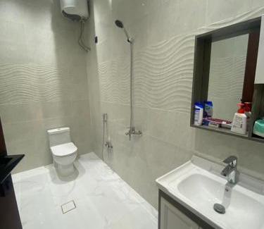 Hafr Al Batin Apartment | شقة غرفتين وصالة دخول ذكي شارع تجاري