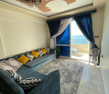 Al-'Amriyah Apartment | شقة مفروشة بإطلالة بانورامية علي البحر