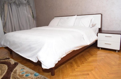 Al Duqqi Apartment | شقه 15