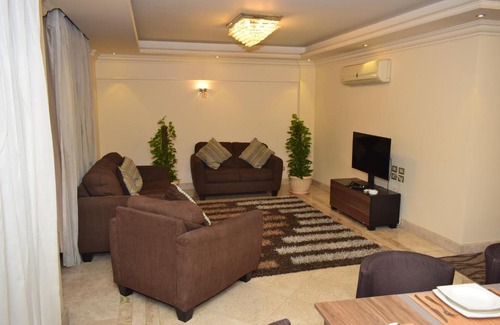 Al Duqqi Apartment | شقه 8