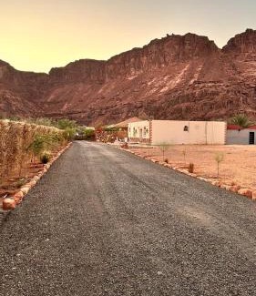 AlUla Villa | فيلا بمزرعة