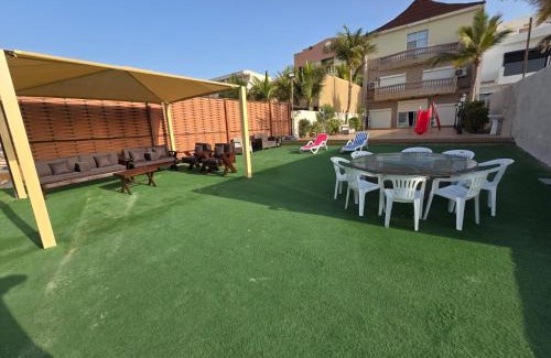 Dhahban Villa | فيلا هابى بيتش شاطئ خاص