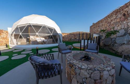 Al Hada Ski Chalet | في كامب الهدا v camp